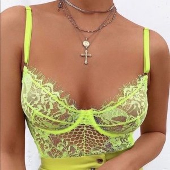 Last one ☝🏼 🔥🔥🔥lace bodysuit neon lime - Picture 3 of 6